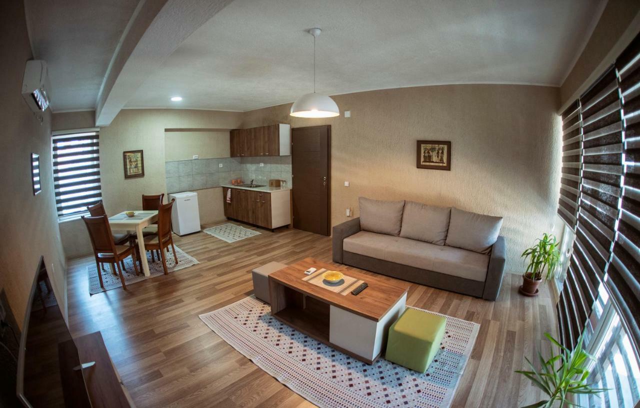 Dionis Rooms & Apartments Prilep Eksteriør billede