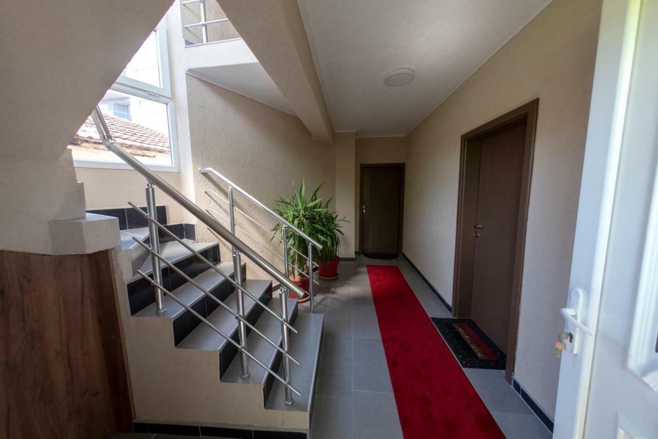 Dionis Rooms & Apartments Prilep Eksteriør billede