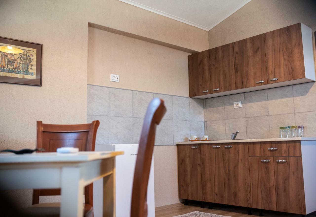 Dionis Rooms & Apartments Prilep Eksteriør billede