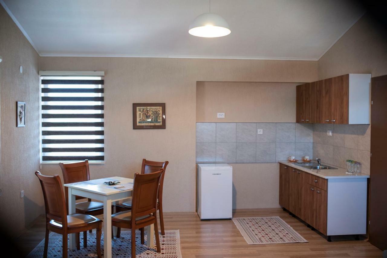 Dionis Rooms & Apartments Prilep Eksteriør billede